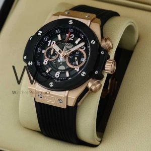 ساعه من Hublot تعمل بعدادات بلون اسود وسير اسود من المطاط