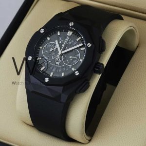 ساعه منHUBLOT تعمل بعدادات بلون اسود وسير اسود من المطاط