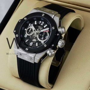 ساعه من Hublot تعمل بعدادات بلون اسود وسير اسود من المطاط