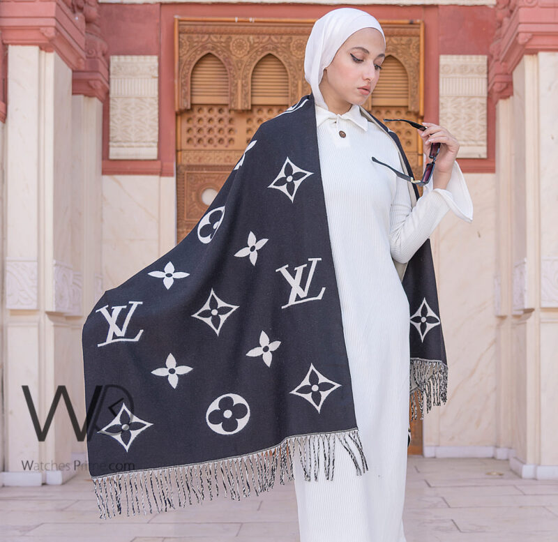 شال سكارف ماركة لويس فيتون LV من صوف الكشمير بلون اسود ابيض | واتشز برايم