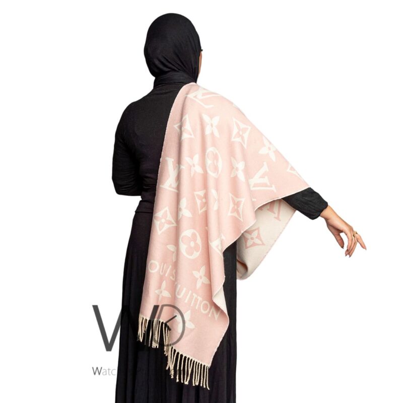 شال سكارف ماركة لويس فيتون LV من صوف الكشمير بلون بيج | واتشز برايم