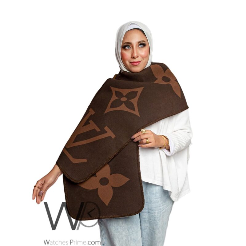 شال سكارف ماركة لويس فيتون LV من صوف الكشمير بلون بني ذهبي | واتشز برايم