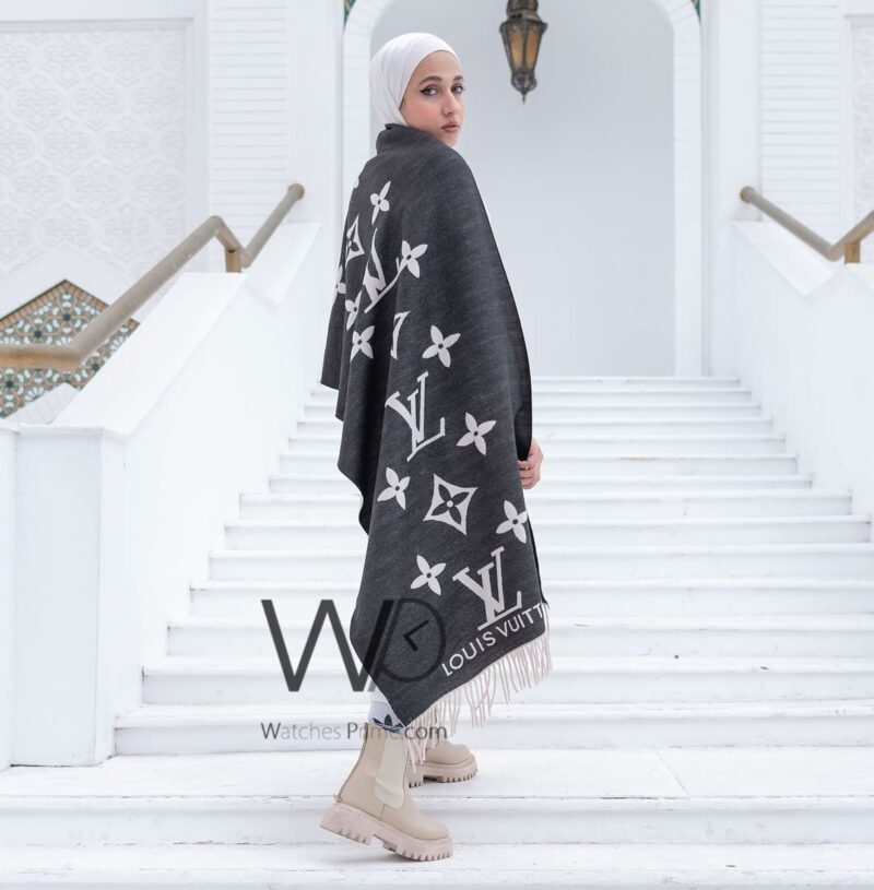 شال سكارف ماركة لويس فيتون LV من صوف الكشمير بلون رمادي | واتشز برايم
